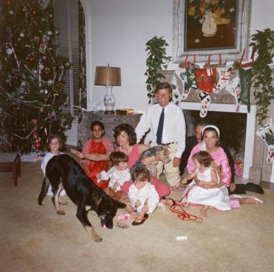 Τα Xριστούγεννα της οικογένειας Κέννεντυ...
